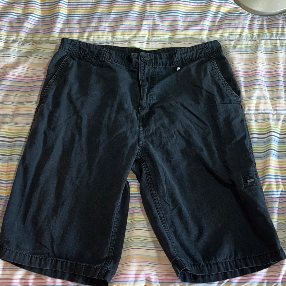 Vans Men's Dark Gray Flat Front Shorts EUC